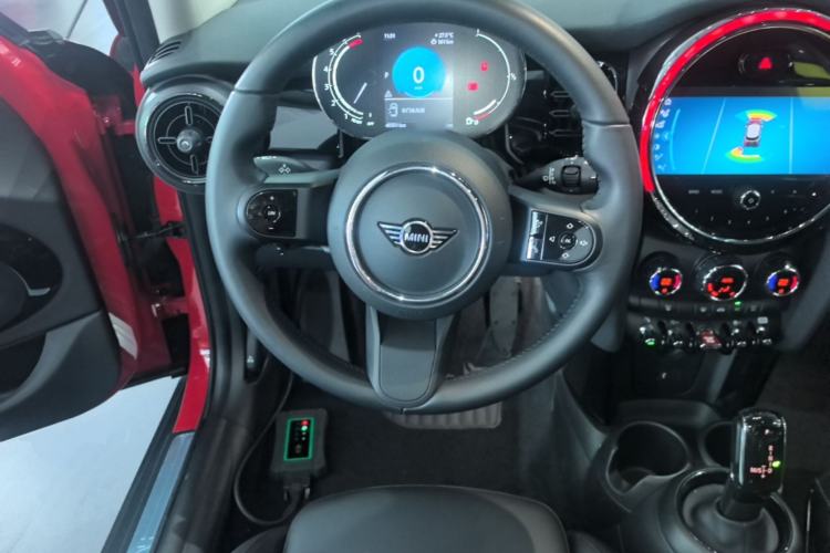 Used MINI 2022 1.5T COOPER Artist Five-Door Edition Steering Wheel