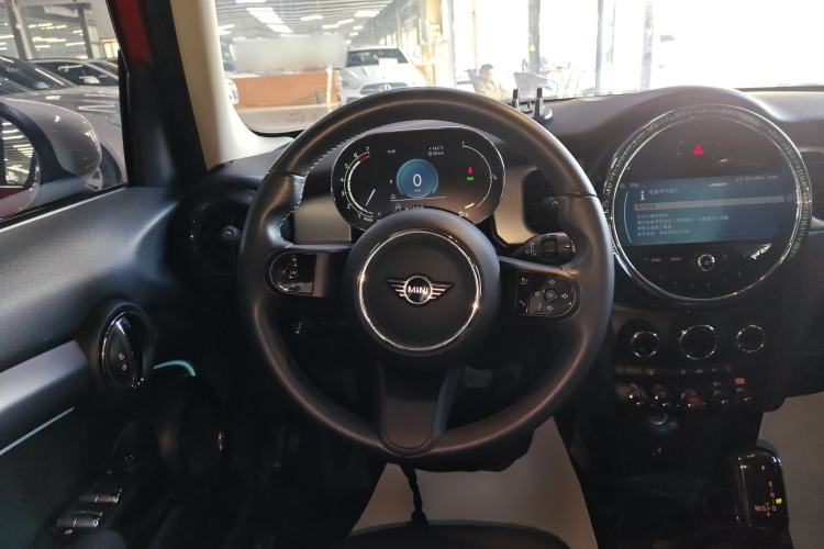 Used MINI 2022 1.5T COOPER Classic Edition Five-Door Version Steering Wheel