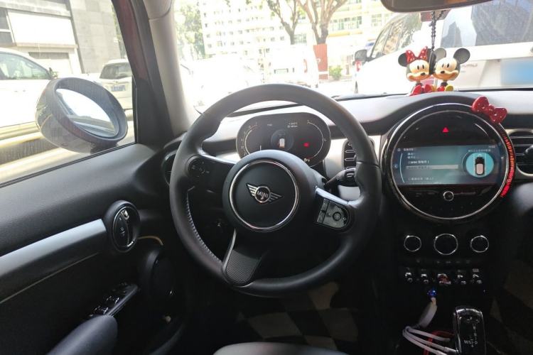Used MINI 2022 Updated 1.5T COOPER Classic Edition Five-Door Version Steering Wheel
