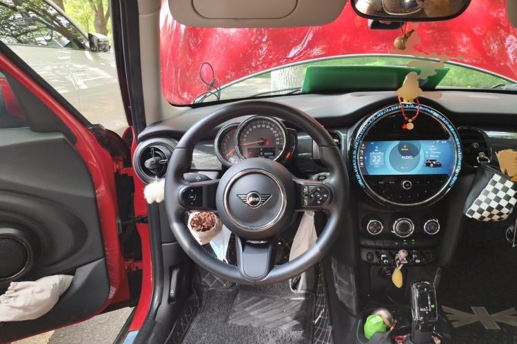 Used MINI 2022 1.5T ONE Five-Door PLUS Steering Wheel