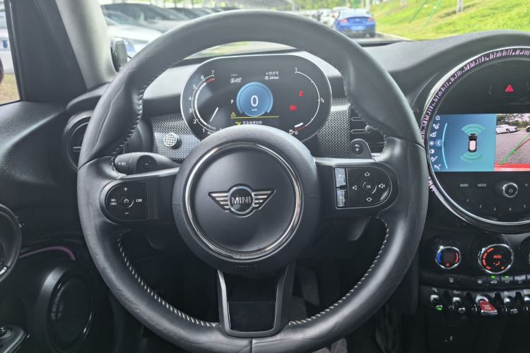 Used MINI 2022 Updated 2.0T COOPER S Classic Edition Five-Door Version Steering Wheel