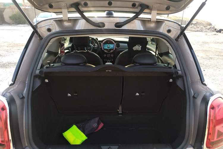 Used MINI 2022 Updated 2.0T COOPER S Artist Trunk
