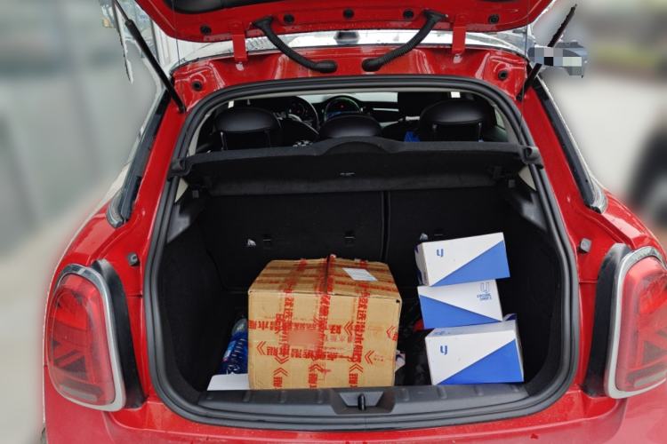 Used MINI 2022 2.0T COOPER S Artist Five-Door Edition Trunk