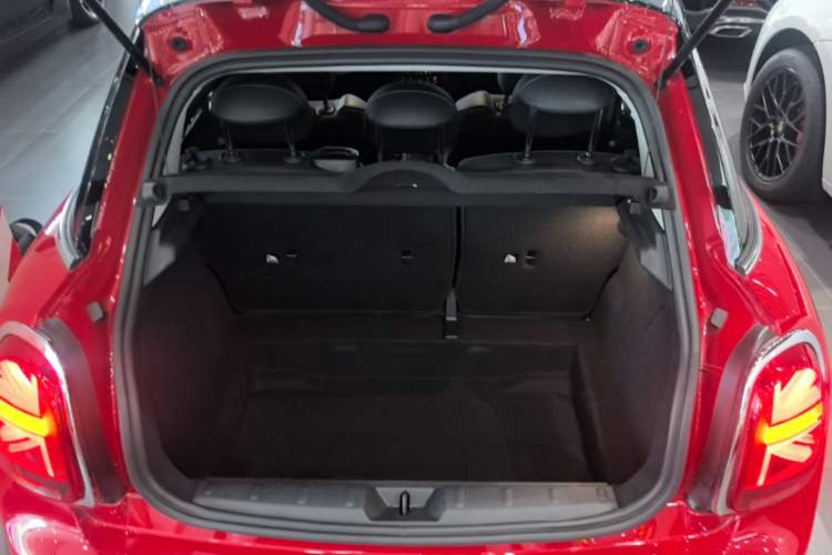 Used MINI 2022 1.5T COOPER Artist Five-Door Edition Trunk
