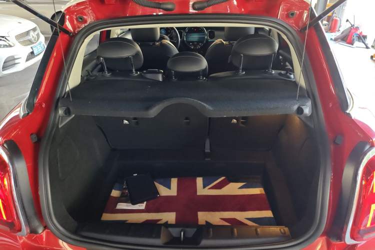 Used MINI 2022 1.5T COOPER Classic Edition Five-Door Version Trunk