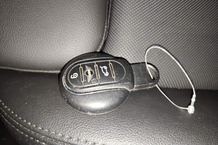 Used MINI 2022 1.5T COOPER Classic Edition Five-Door Version Vehicle Key