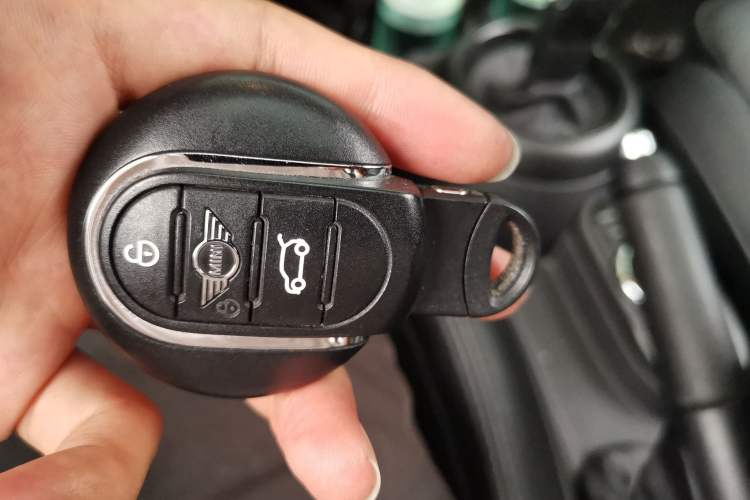 Used MINI 2022 Updated 2.0T COOPER S Artist Vehicle Key