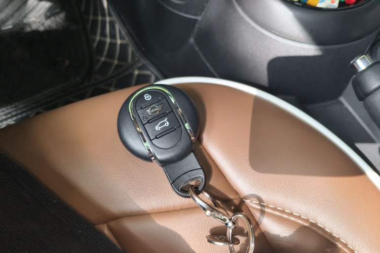 Used MINI 2022 1.5T ONE Five-Door PLUS Vehicle Key