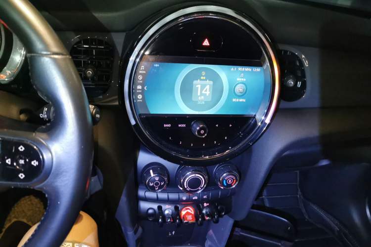 Used MINI 2022 Updated 1.5T ONE Five-Door PLUS Edition Audio And AC Panel