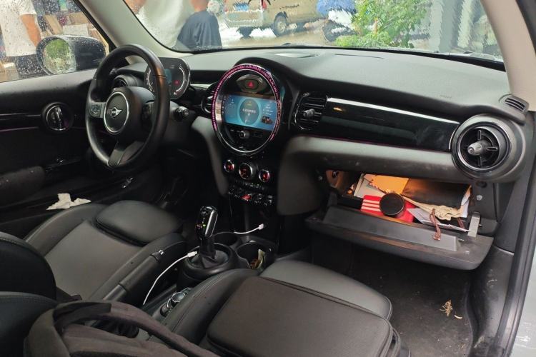 Used MINI 2022 Updated 1.5T COOPER Classic Edition Center Console