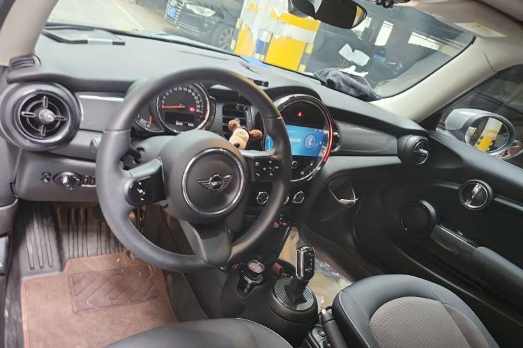 Used MINI 2022 1.5T ONE Center Console