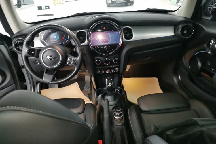 Used MINI 2022 Updated 1.5T COOPER Classic Edition Center Console