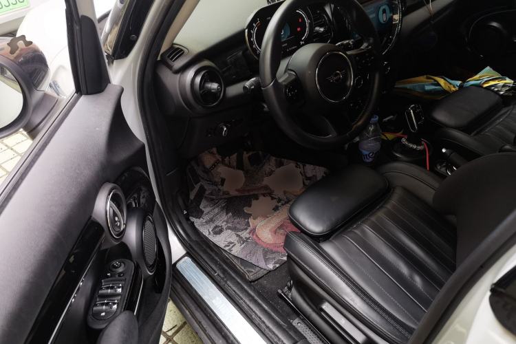Used MINI 2022 1.5T COOPER Five-Door Edition The Coopers Commemorative Version Driver Seat