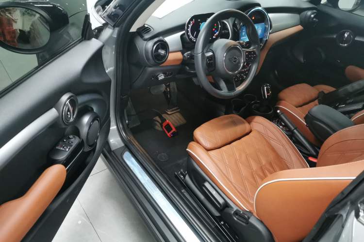 Used MINI 2022 1.5T COOPER Artist Driver Seat