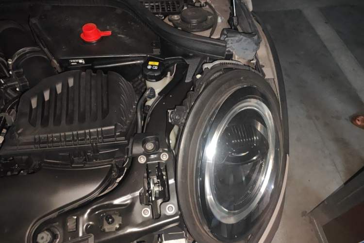 Used MINI 2022 Revised 2.0T COOPER S Artist Five-Door Edition Engine Bay Left