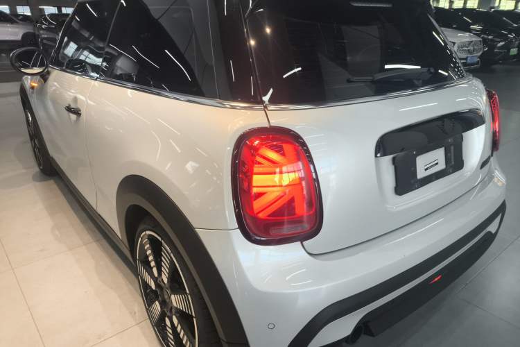 Used MINI 2022 Updated 1.5T COOPER Artist Exterior 2