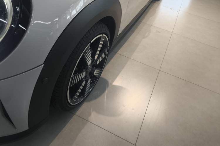 Used MINI 2022 Updated 1.5T COOPER Artist Exterior 4