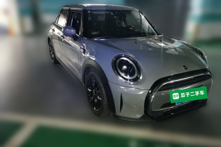 Used MINI 2022 Updated 1.5T ONE Five-Door PLUS Edition Front Right 45 Deg