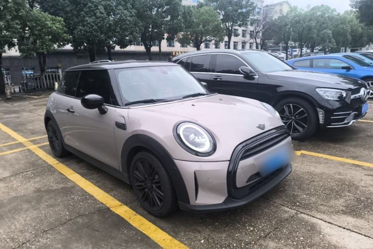 Used MINI 2022 1.5T COOPER Artist Front Right 45 Deg