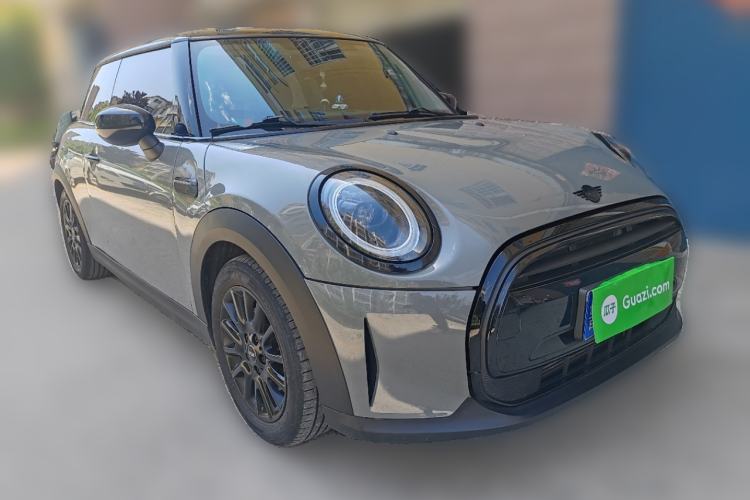 Used MINI 2022 1.5T ONE Front Right 45 Deg