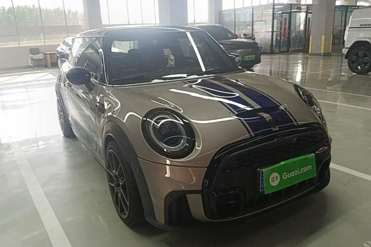 Used MINI 2022 2.0T COOPER S Racing Driver Front Right 45 Deg