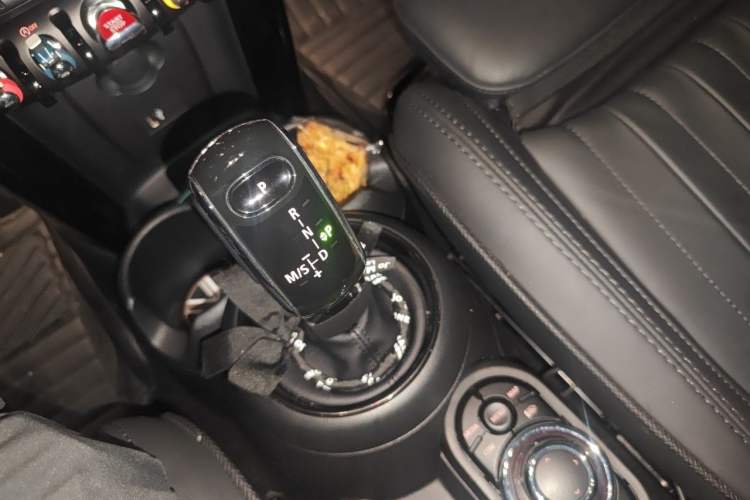 Used MINI 2022 Revised 2.0T COOPER S Artist Five-Door Edition Gear Lever