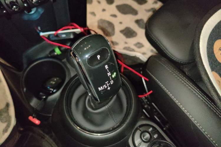 Used MINI 2022 Updated 1.5T COOPER Classic Edition Gear Lever