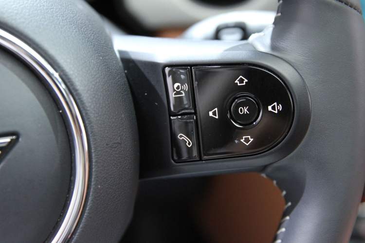 Used MINI 2022 1.5T COOPER Artist Interior 10