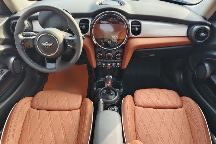Used MINI 2022 Updated 1.5T COOPER Artist Interior 2