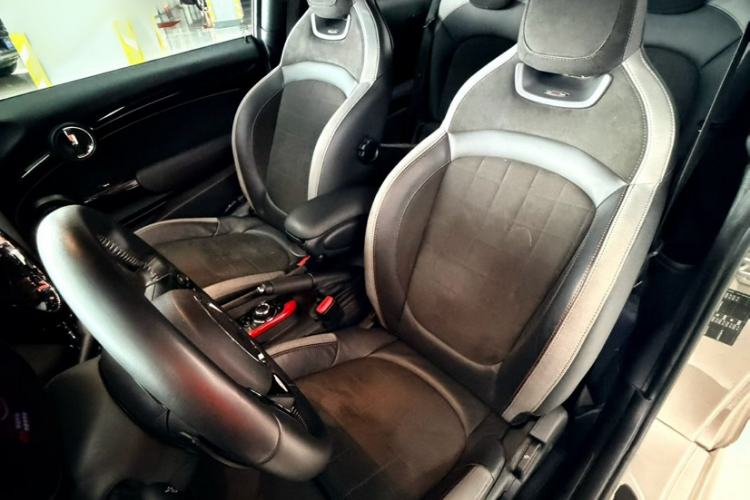 Used MINI 2022 2.0T COOPER S Racing Driver Interior 2