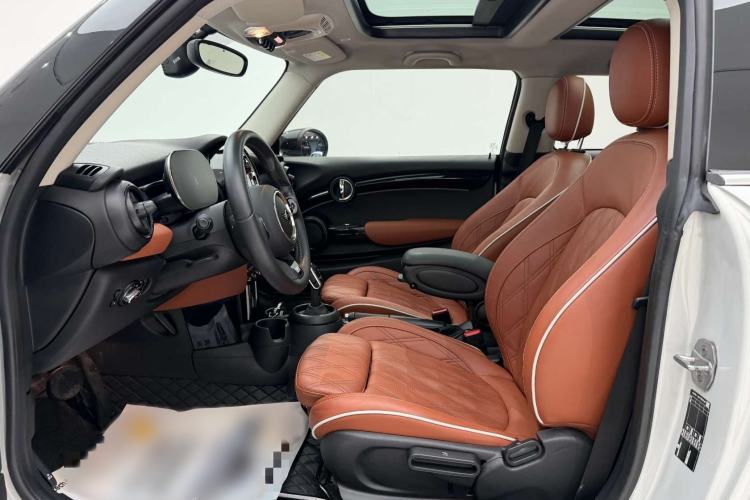 Used MINI 2022 1.5T COOPER The Coopers Commemorative Edition Interior 2