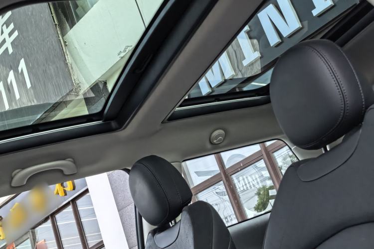 Used MINI 2022 1.5T COOPER Artist Interior 3