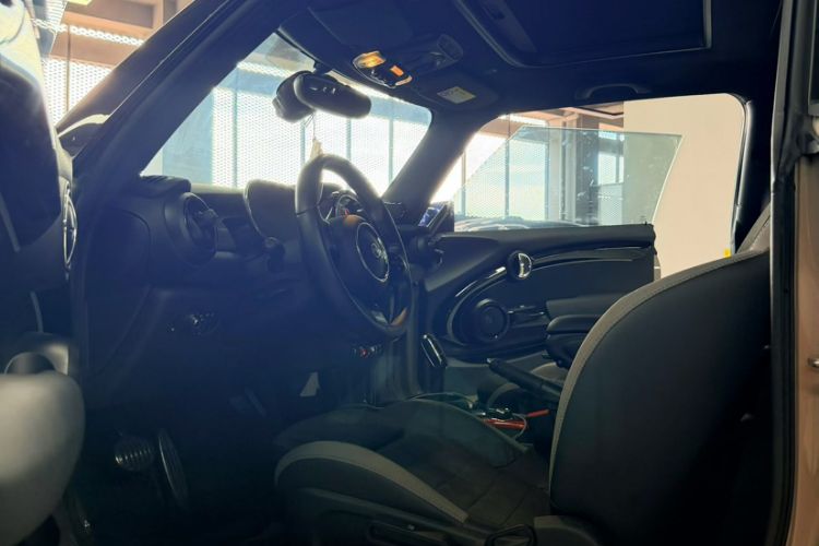 Used MINI 2022 2.0T COOPER S Racing Driver Interior 4