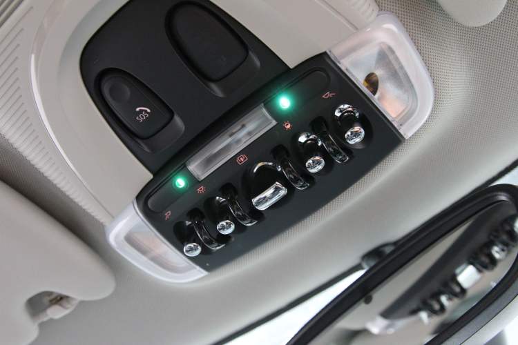 Used MINI 2022 1.5T COOPER Artist Interior 7