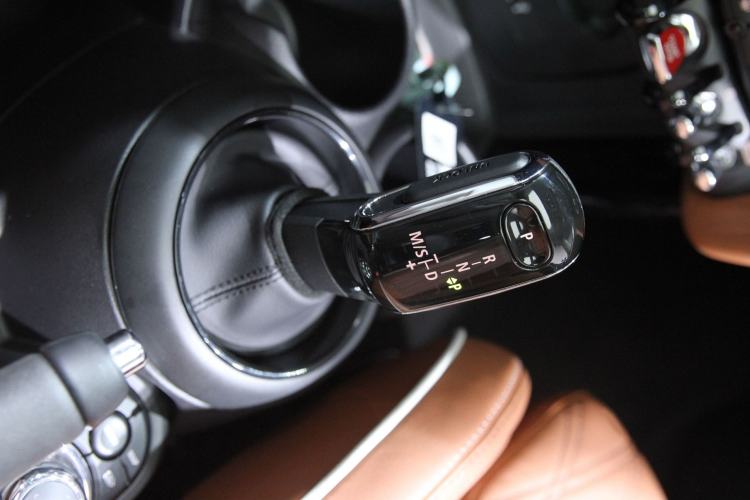 Used MINI 2022 1.5T COOPER Artist Interior 8