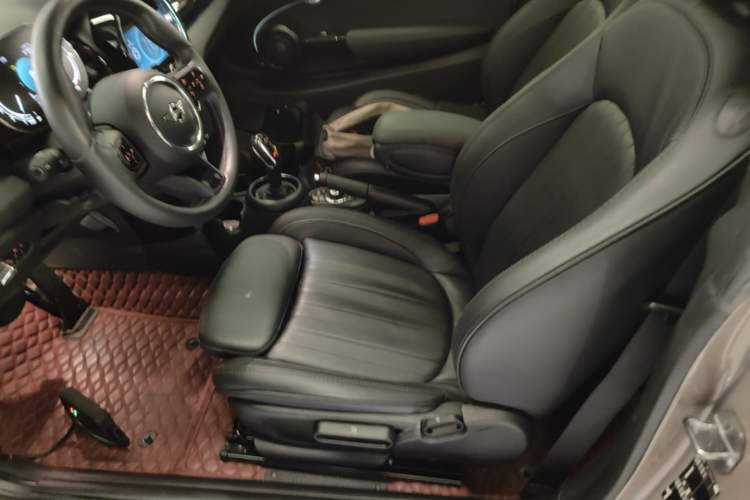 Used MINI 2022 2.0T COOPER S Artist Left Front Seat