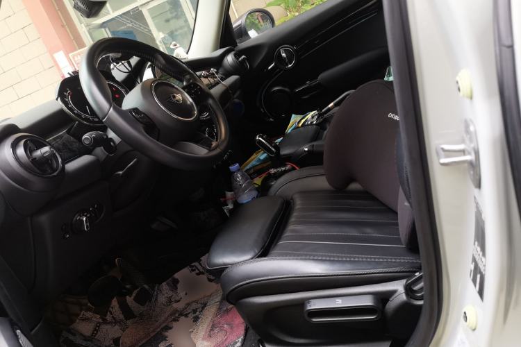 Used MINI 2022 1.5T COOPER Five-Door Edition The Coopers Commemorative Version Left Front Seat