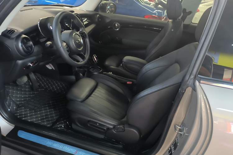 Used MINI 2022 Updated 2.0T COOPER S Artist Left Front Seat