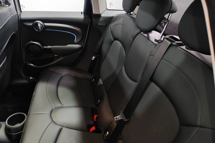Used MINI 2022 Updated 2.0T COOPER S Classic Edition Five-Door Version Left Rear Seat
