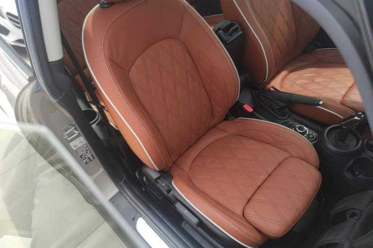 Used MINI 2022 Updated 1.5T COOPER Artist Right Front Seat