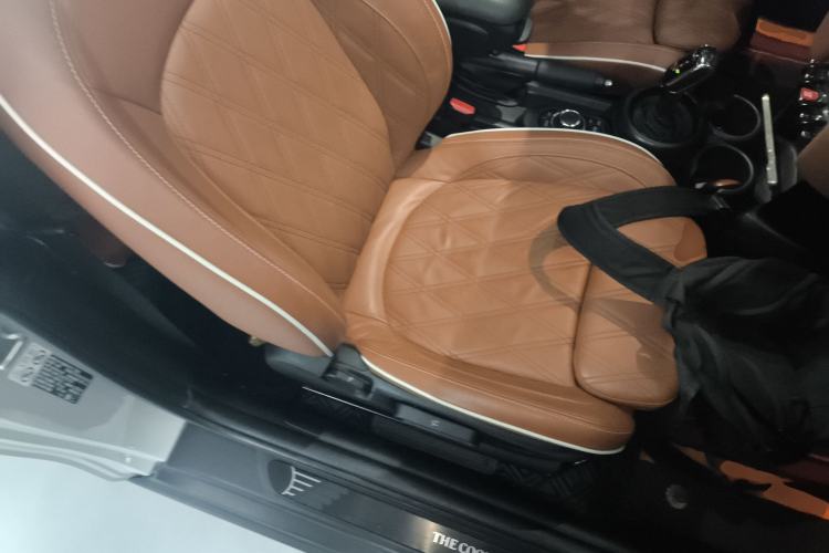 Used MINI 2022 Updated 1.5T COOPER Artist Right Front Seat