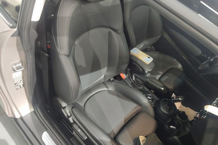 Used MINI 2022 Updated 1.5T COOPER Artist Right Front Seat