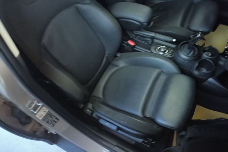 Used MINI 2022 1.5T COOPER Artist Five-Door Edition Right Front Seat