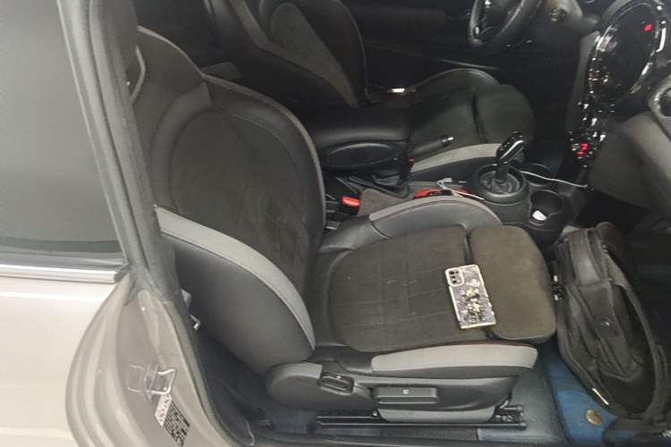 Used MINI 2022 2.0T COOPER S Racing Driver Right Front Seat