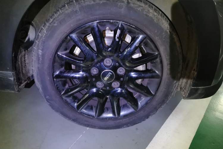 Used MINI 2022 Updated 1.5T ONE Five-Door PLUS Edition Right Front Wheel Hub