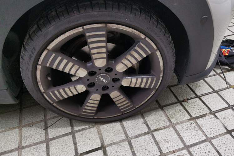 Used MINI 2022 1.5T COOPER Five-Door Edition The Coopers Commemorative Version Right Front Wheel Hub