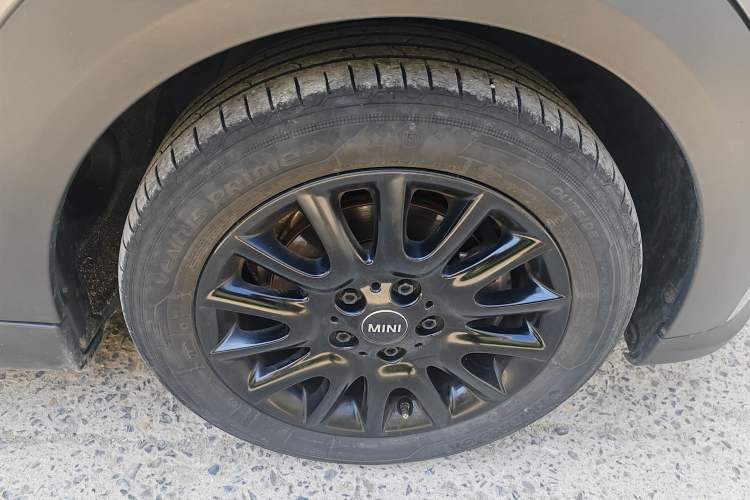 Used MINI 2022 1.5T ONE Right Front Wheel Hub