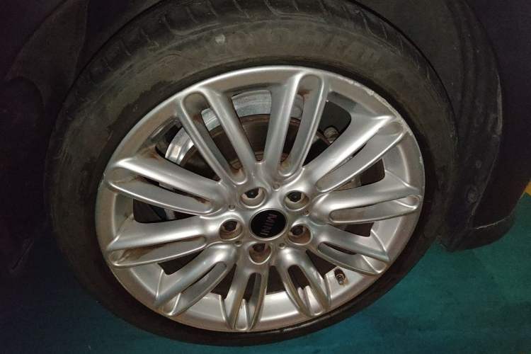 Used MINI 2022 Updated 1.5T COOPER Classic Edition Right Front Wheel Hub