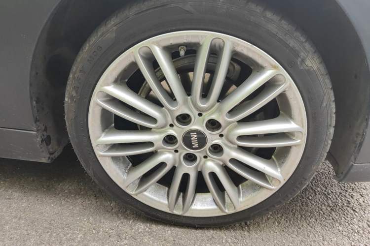 Used MINI 2022 1.5T COOPER Artist Right Front Wheel Hub