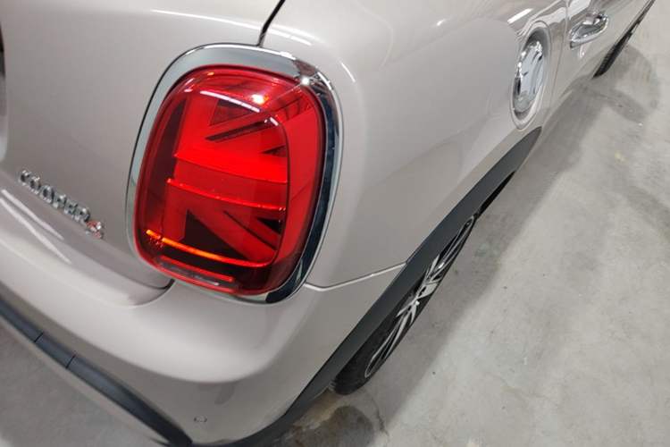 Used MINI 2022 Updated 2.0T COOPER S Classic Edition Five-Door Version Right Rear Taillight